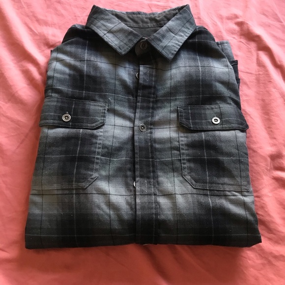 Black\Grey men’s flannel button up - Picture 6 of 8